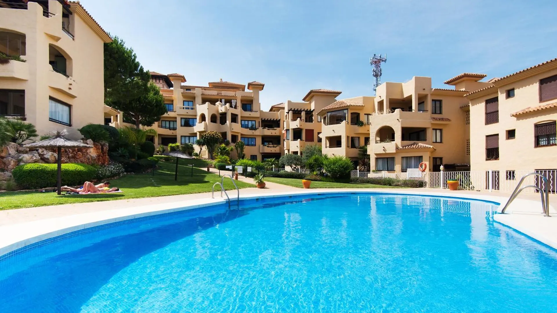 Piso Benalmadena Pueblo Con Vista, Piscina Y Tranquilidad Apartment