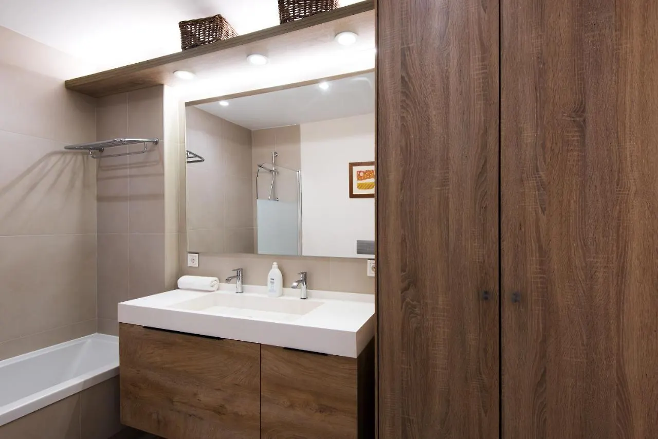 Appartamento Piso Benalmádena Pueblo con vista, piscina y tranquilidad 0*,