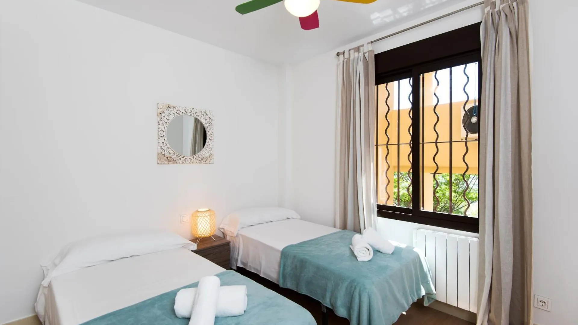 Piso Benalmadena Pueblo Con Vista, Piscina Y Tranquilidad Apartment