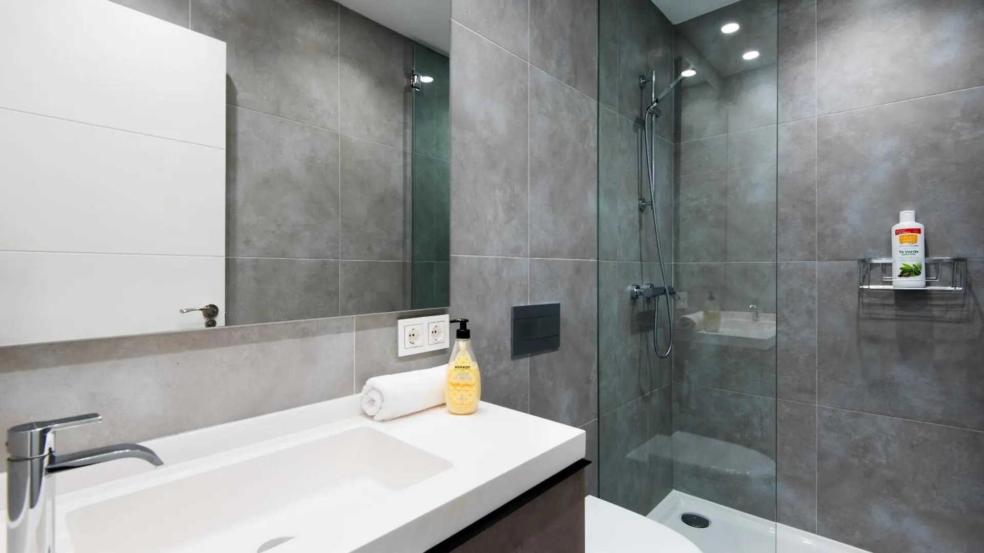 Piso Benalmadena Pueblo Con Vista, Piscina Y Tranquilidad Apartment